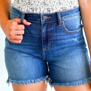 CJLA: Revy Short